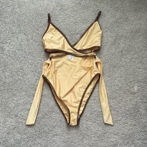 River Island swimsuit 🏝️